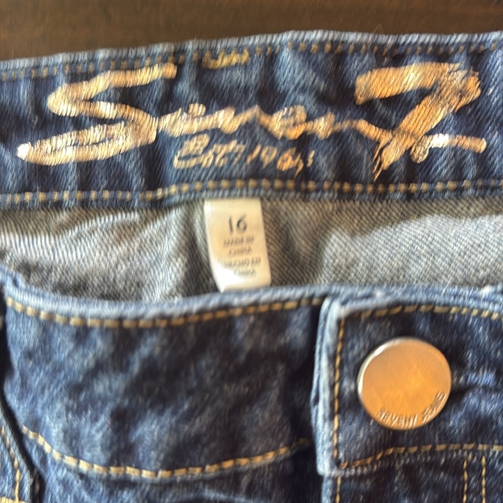 EUC like new! Seven7 Weekend Short Denim Blue Shorts Distressed Cotton Womens 16 - Picture 3 of 5